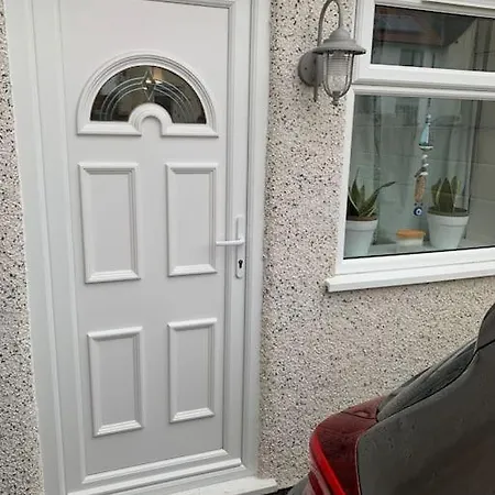 Self Contained For Rent *